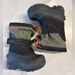 Columbia waterproof snow boots (toddler 7)